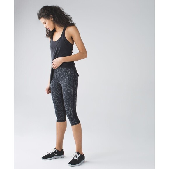 Lululemon Real Quick Crop Leggings Womens 4 Black Samba Snake Battleship Running - Picture 4 of 13
